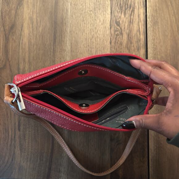 I Medici Firenze Italian Pebbled Leather Red with Camel Tan Trim Shoulder Bag - Picture 8 of 8